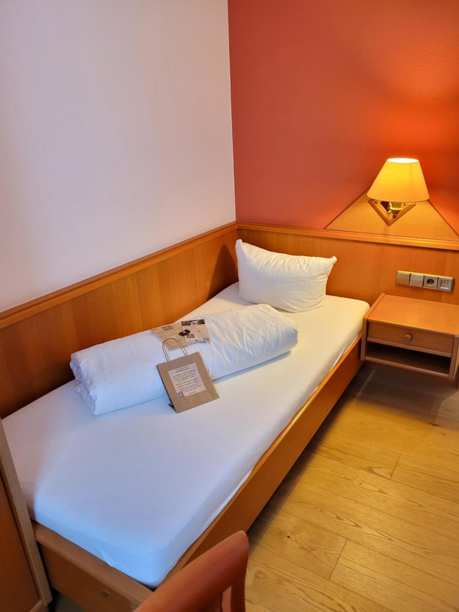 Hotel Herrmann Muensingen Ngoại thất bức ảnh