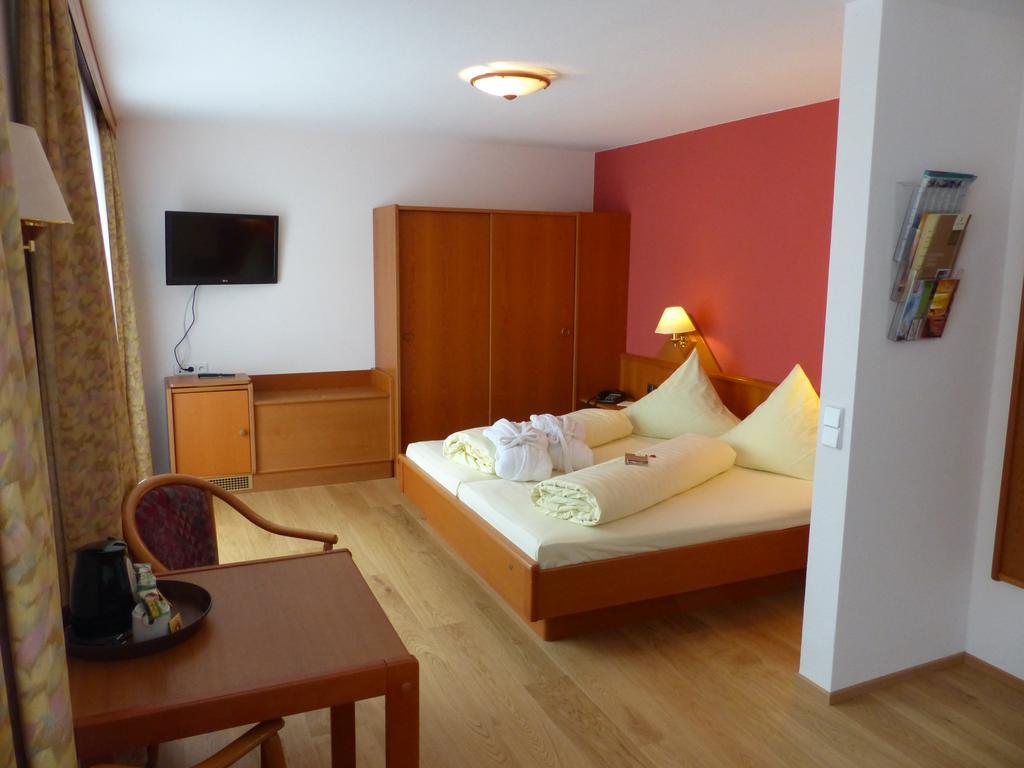 Hotel Herrmann Muensingen Ngoại thất bức ảnh