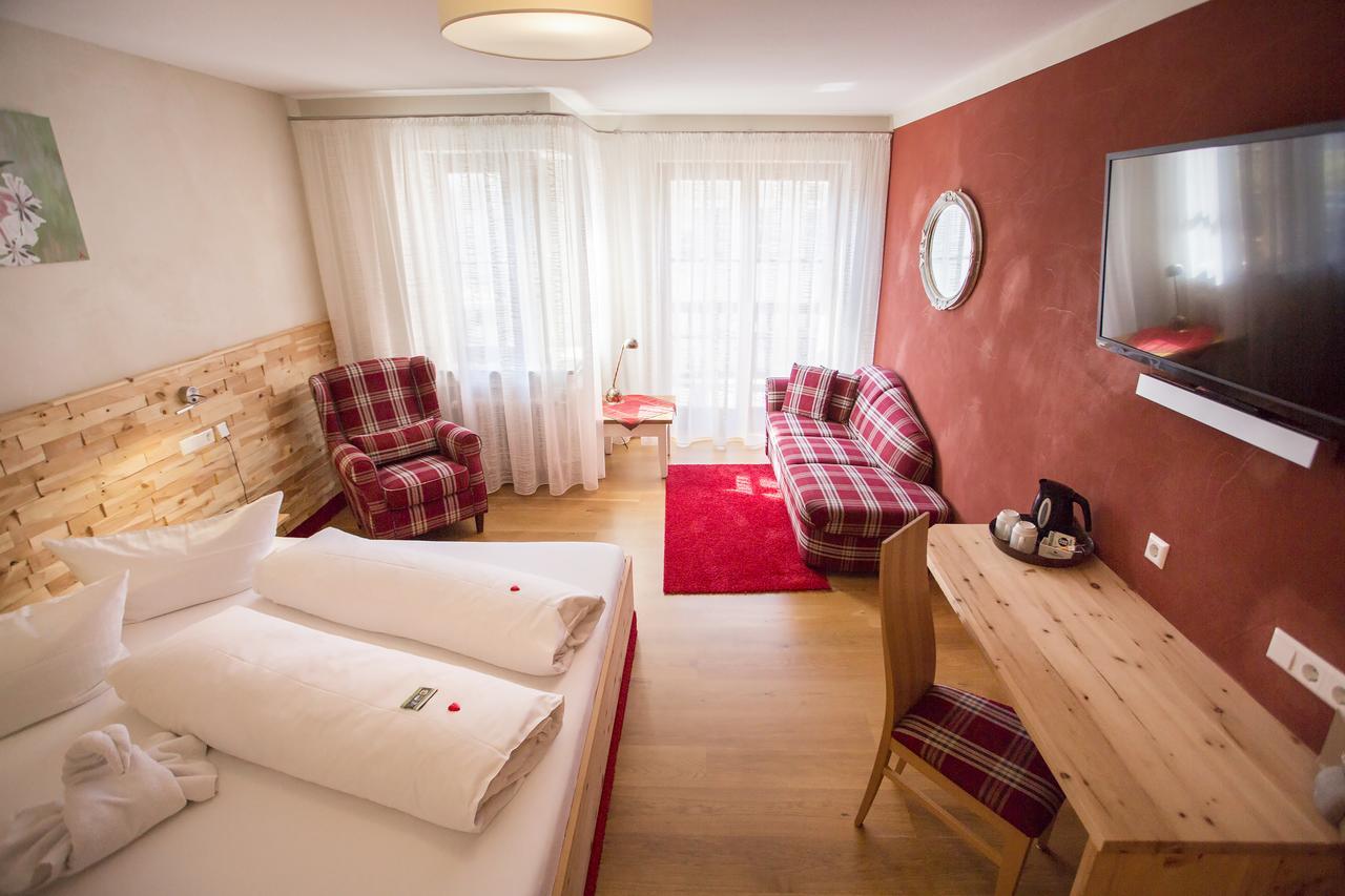 Hotel Herrmann Muensingen Ngoại thất bức ảnh